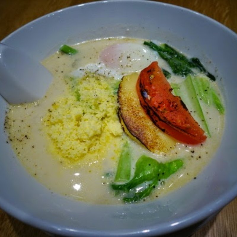 カマンベールのチーズパイタン麺(太陽のトマト麺 新宿東宝ビル店)