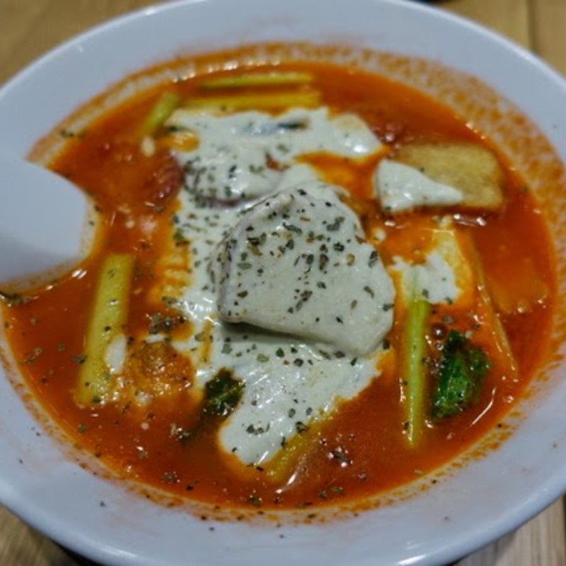 ゴルゴンゾーラのチーズフォンデュ風トマト麺(太陽のトマト麺 新宿東宝ビル店)