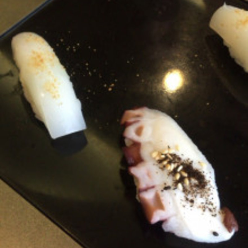 イカウニ塩添えにタコの黒七味ごま塩添え(yakko)