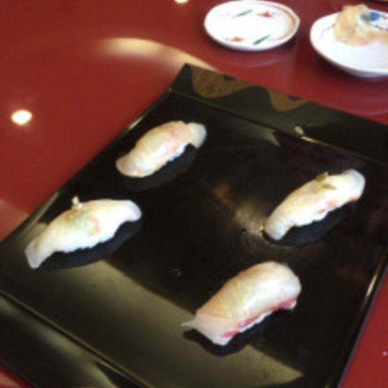 イシダイのウニ挟み、イシダイ昆布〆(yakko)