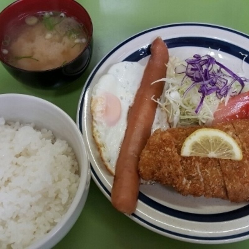 チーズカツとソーセージエッグ(子鹿)