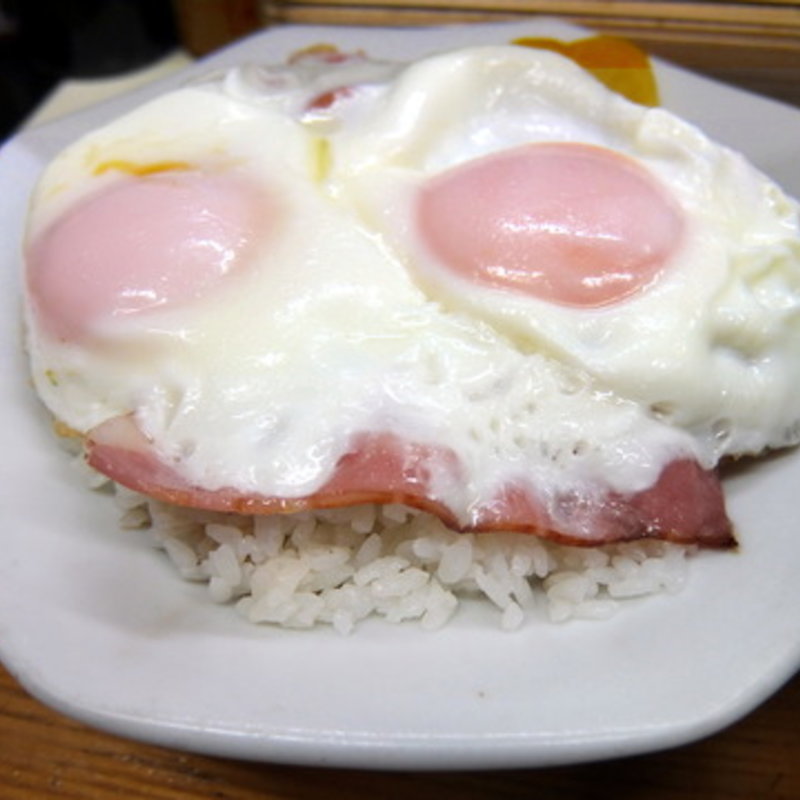まんぷくセット（素ラーメン＋ベーコンエッグ）(定食ラーメン やおや)