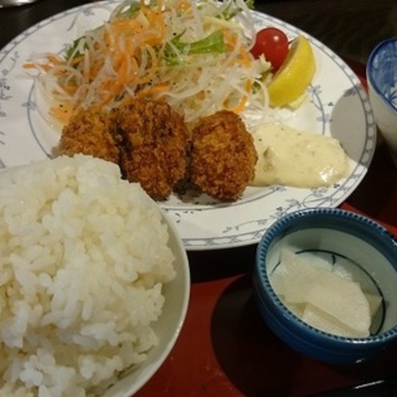 牡蠣フライ定食(定食居酒屋炭火焼のり八)
