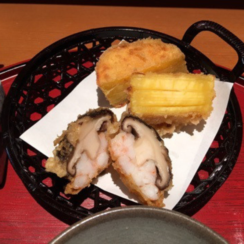 丸十と椎茸の海老詰め(宴 （UTAGE） ハゲ天ミッドランドスクエア店)