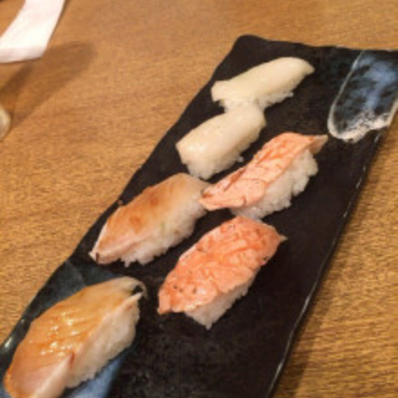 炙りサーモンとイカ(寿司処 いずみ田 本店)