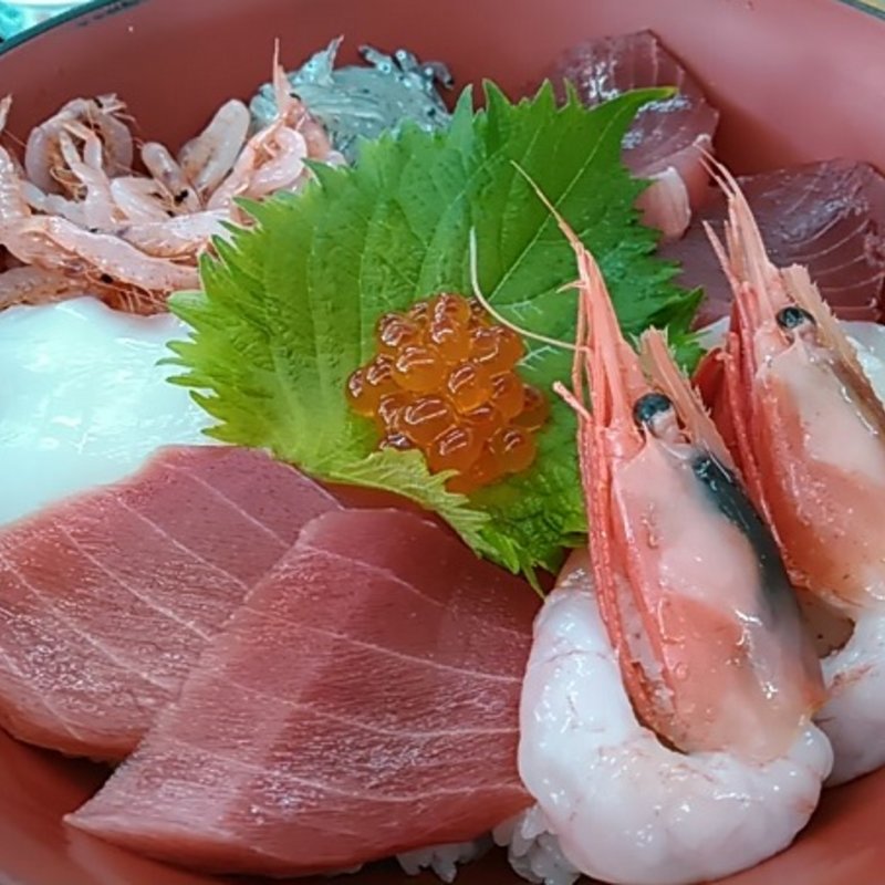上海鮮丼(小川港魚河岸食堂 （こがわこううおがししょくどう）)