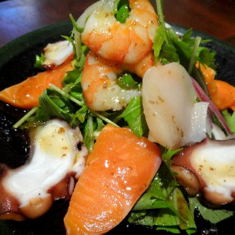 海鮮サラダ(小料理 荒井)