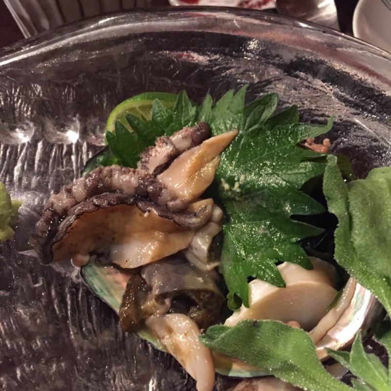 アワビのお造り(すしBAR小路小路)