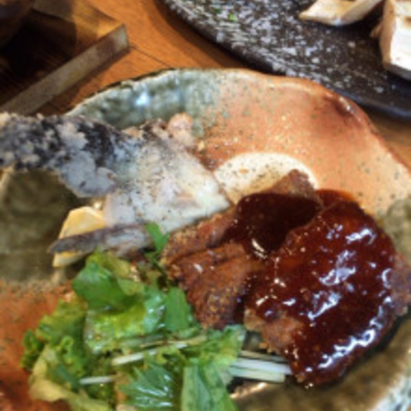まぐろの血合いのフライ、スギのカマ揚げ(福岡 小野の離れ)