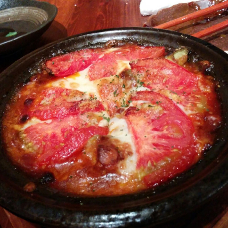 アボカドとトマトのグラタン(小馳走蔵 TAKERO)