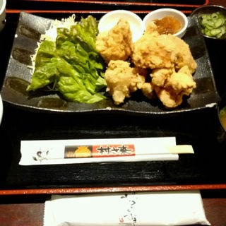 唐揚げ定食(居酒家ごはん ふらり むらさき 兵庫明石店)