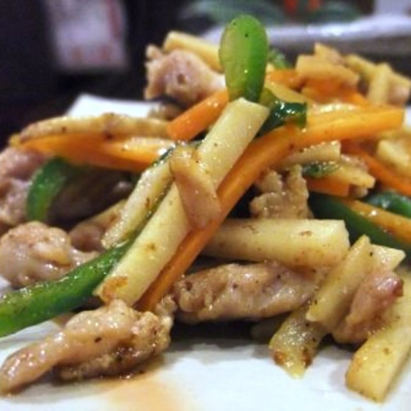 筍とせせりの細切り炒め(居酒屋 えんむすび )