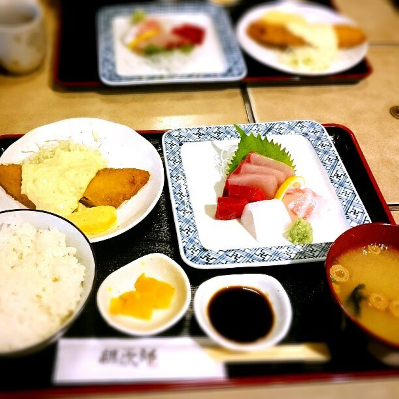 お刺身定食(居酒屋 朝次郎 天神ビル店 （あさじろう）)