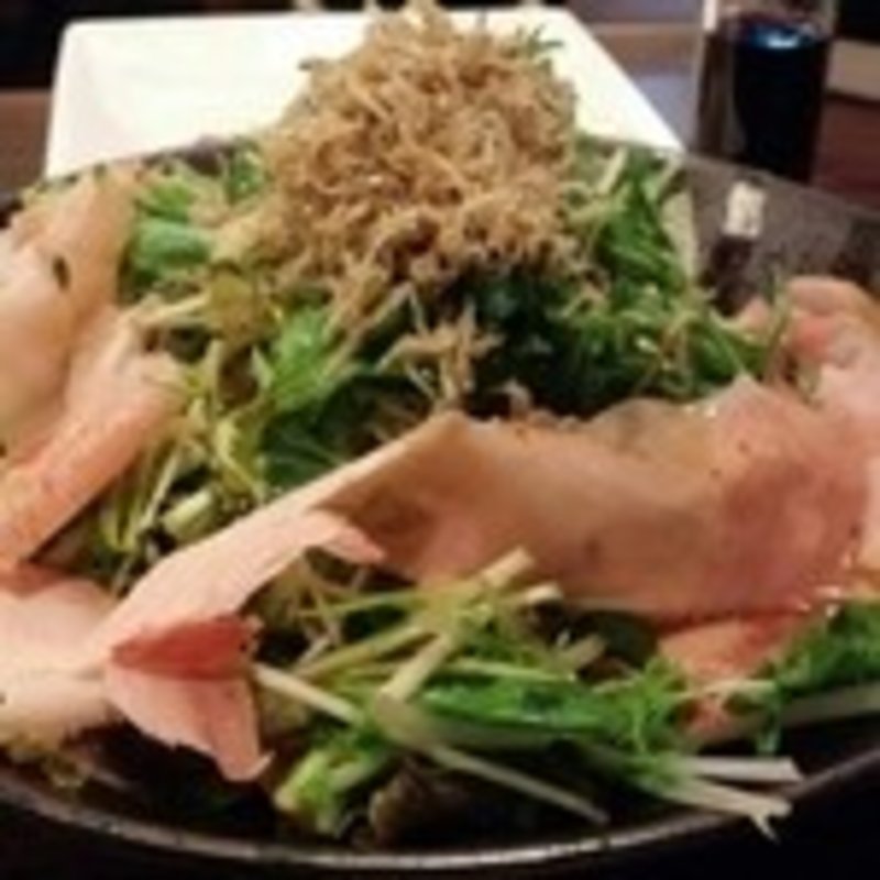 半生かつぶしとじゃこの和風サラダ(居酒屋 楽が気 新橋本店)