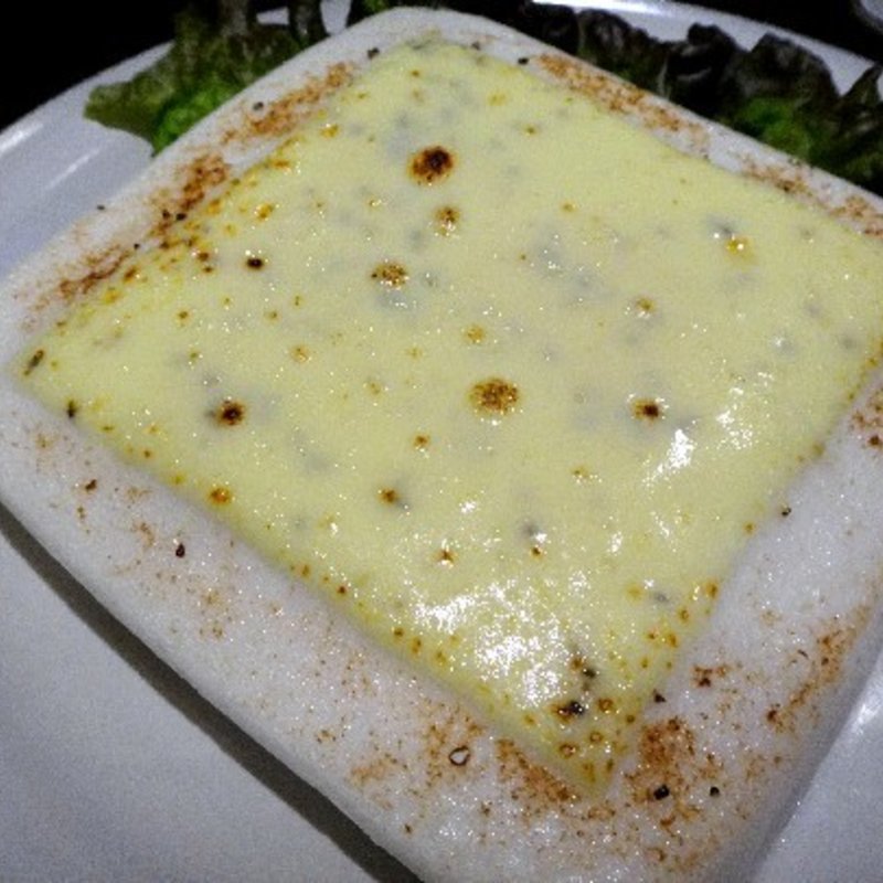 ハンペンチーズ焼き(居酒屋 鳥基)