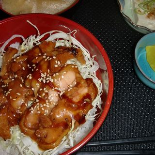 チキン照り焼き丼(居酒屋かんさい )