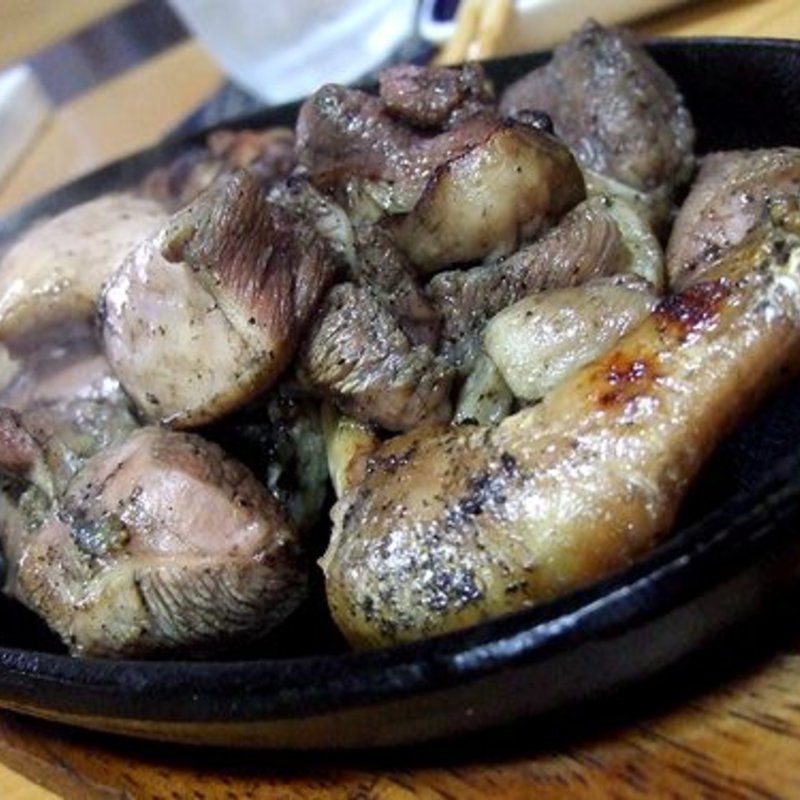 地鶏もも炭火焼(居酒屋平ちゃん)