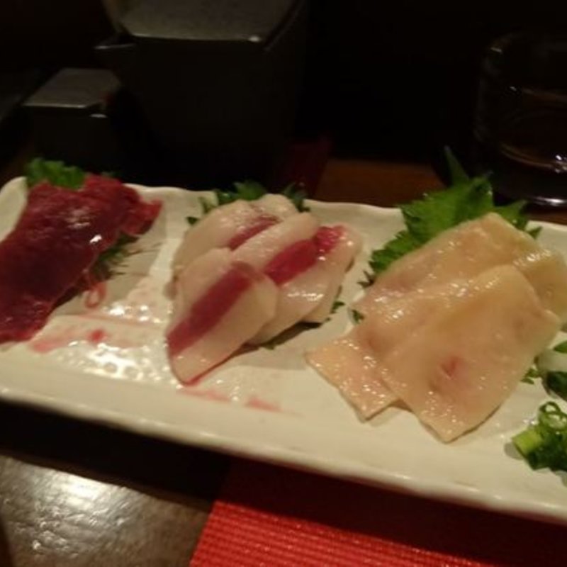 馬刺し3点盛り(居酒屋酔心 )