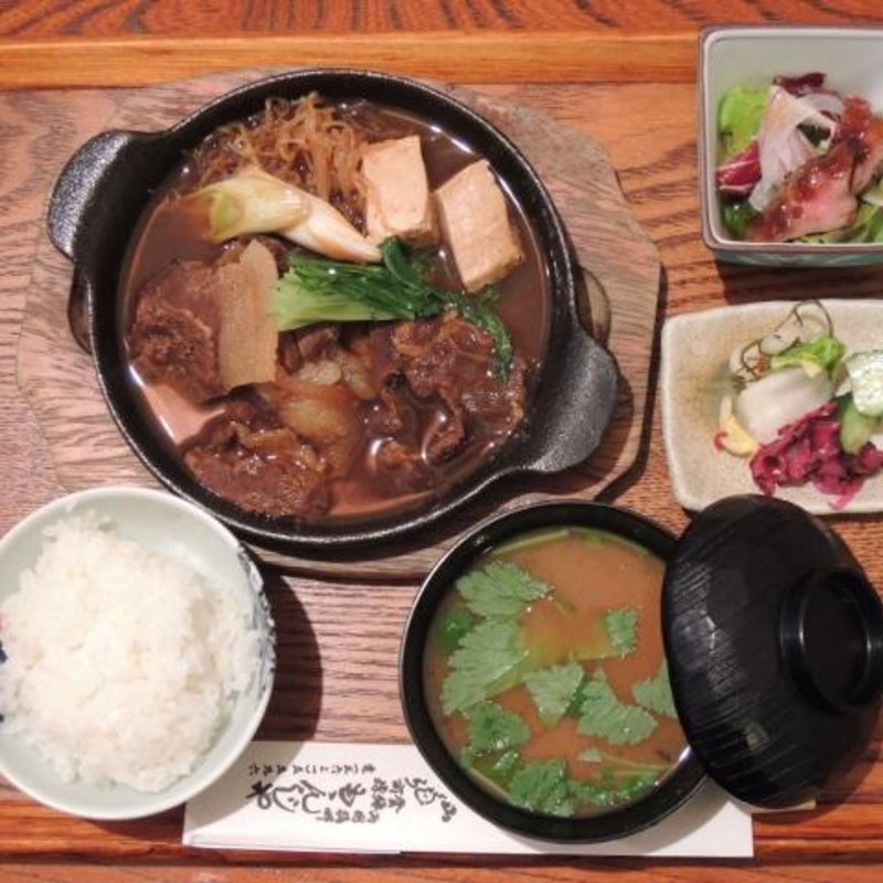 猪小鍋定食A（猪小鍋ご飯お味噌汁お新香小鉢）(もゝんじや)