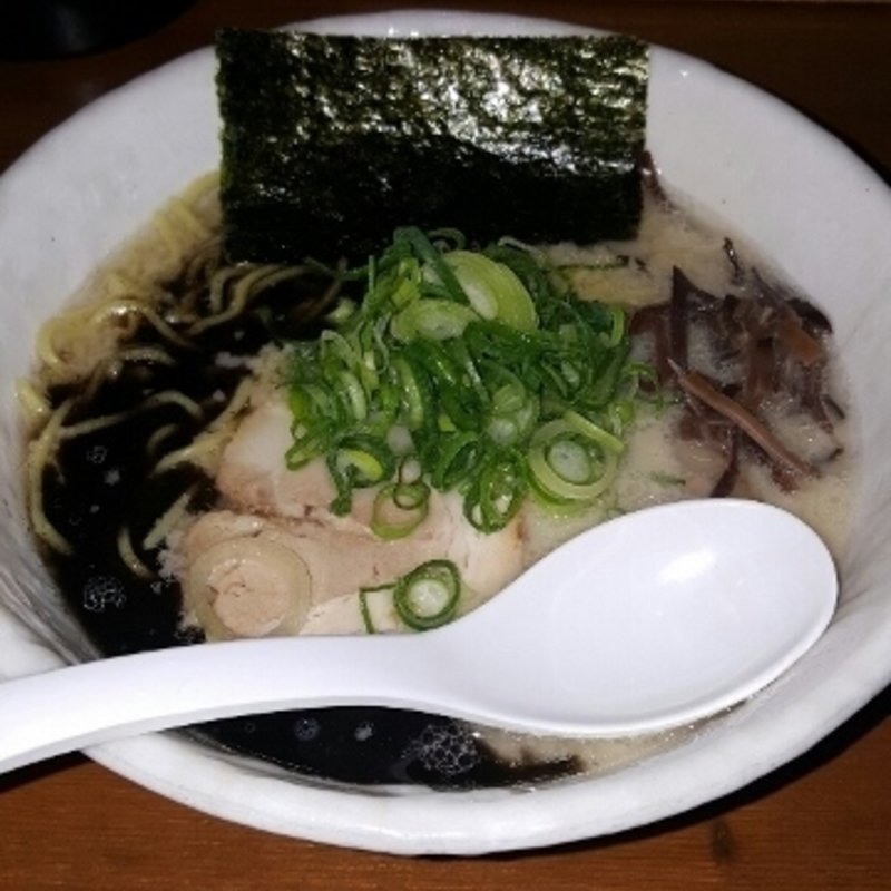 豚骨ラーメン(山嵐天上天下龍我独尊(ヤマアラシテンジョウテンゲリュウガドクソン))