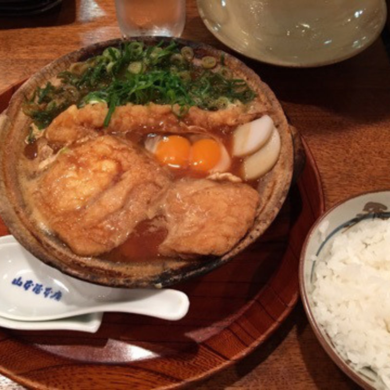きつねと九条ねぎ味噌煮込みうどん(山本屋本店 名古屋駅前店)