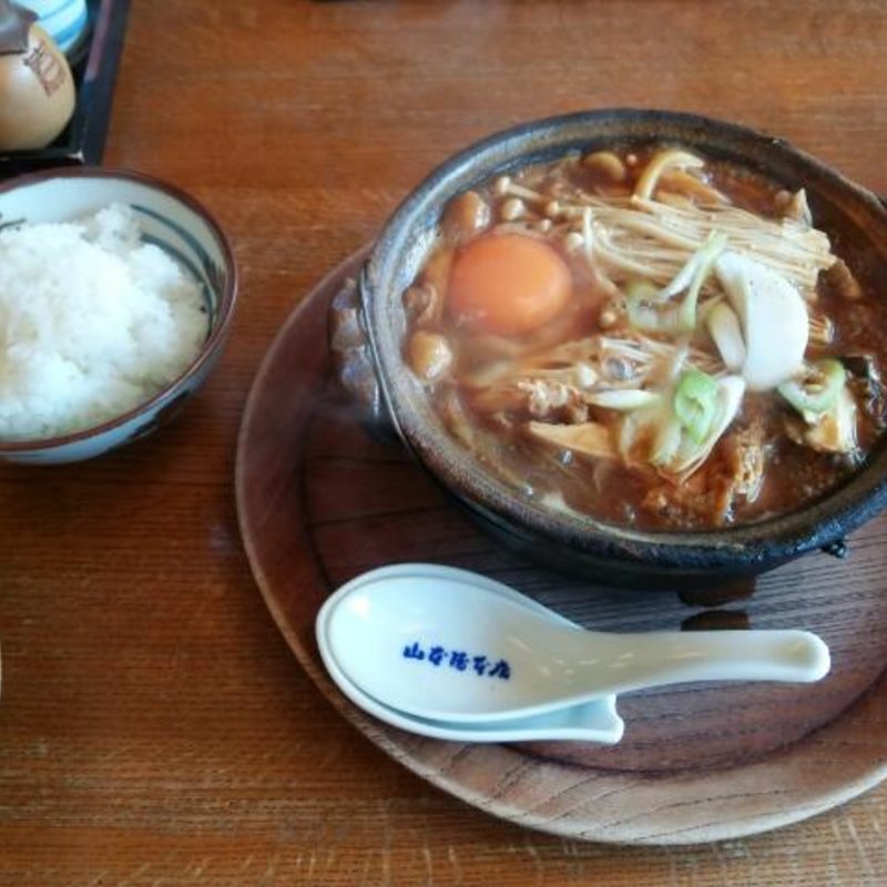 4種のキノコ入り味噌煮込みうどん(山本屋本店 栄本町通店)