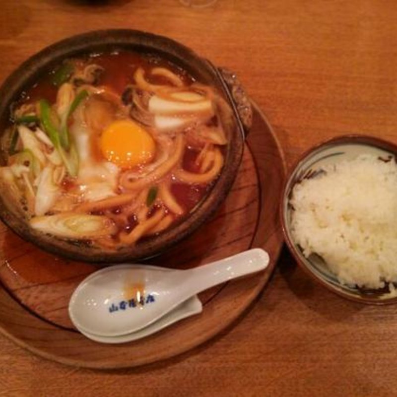 牡蠣入り味噌煮込みうどん(山本屋本店 栄本町通店)