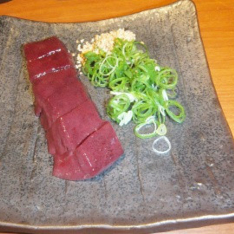 厳選された国産黒毛和牛のレバー(【韓国料理】山本牛臓 麻布十番店)