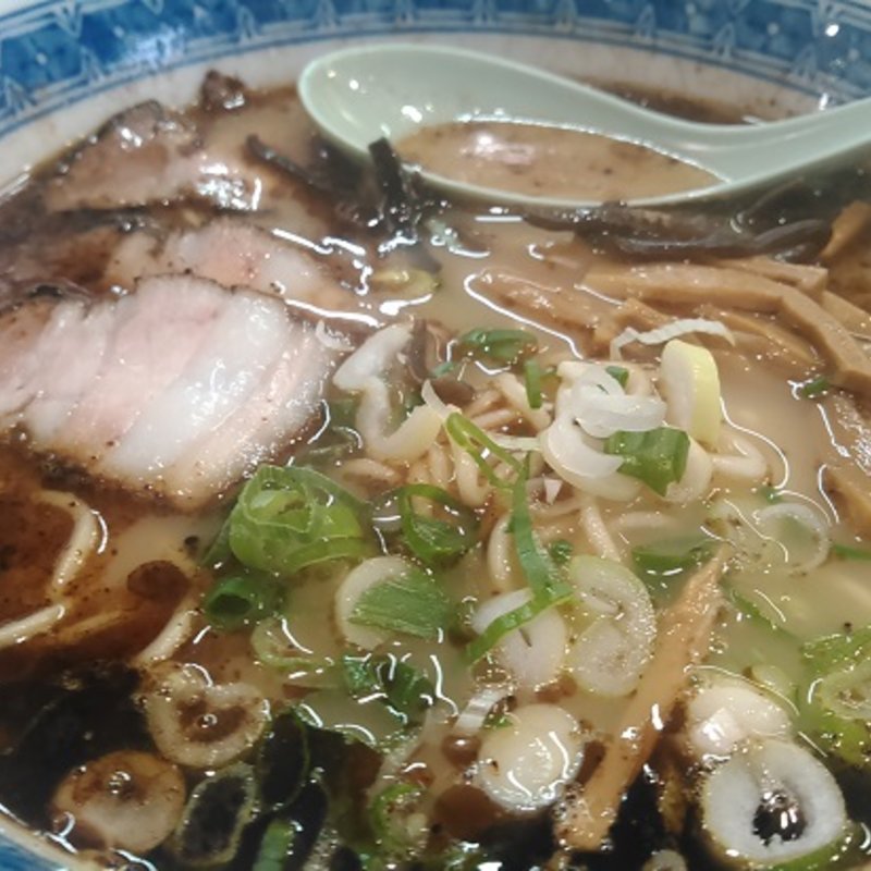 熊本ラーメン(山水亭 （さんすいてい）)