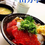 海鮮丼(山芳亭 )