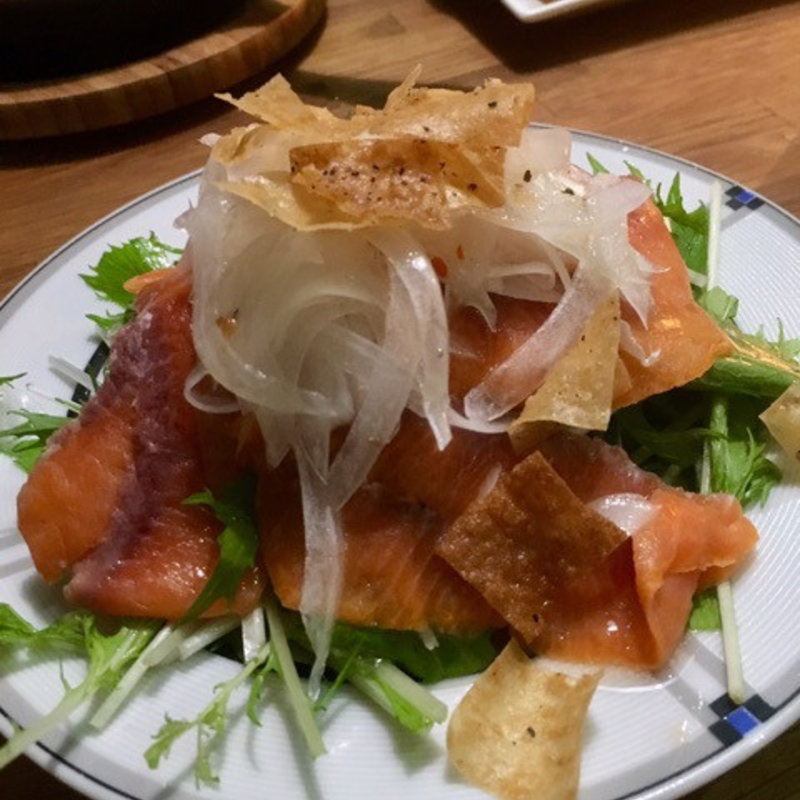 スモークサーモンのカルパッチョ(山長菓子舗)