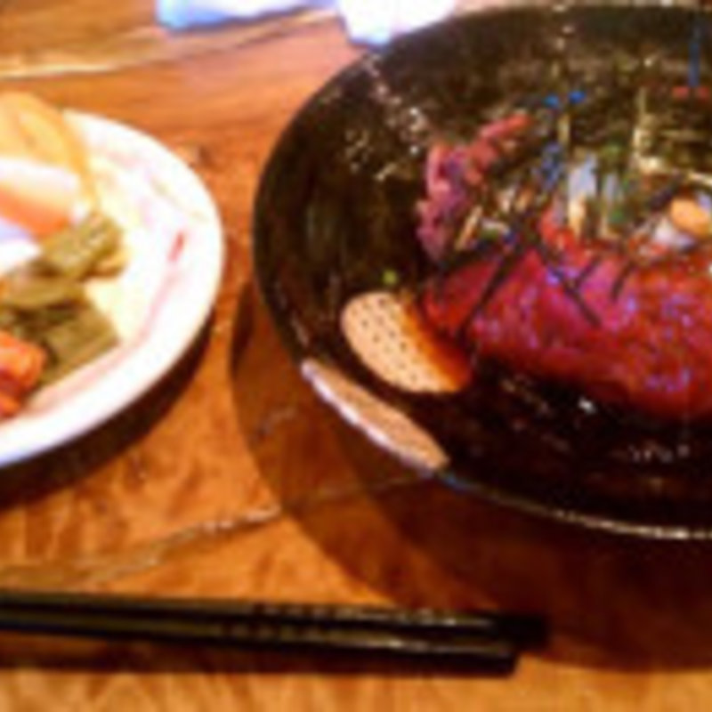 「山盛りローストビーフ丼（中盛）(岡本庵 )