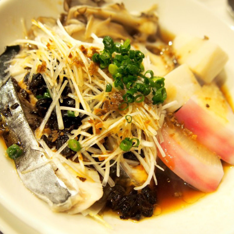 サワラの豆鼓蒸し(岩亭 （イワテイ）)