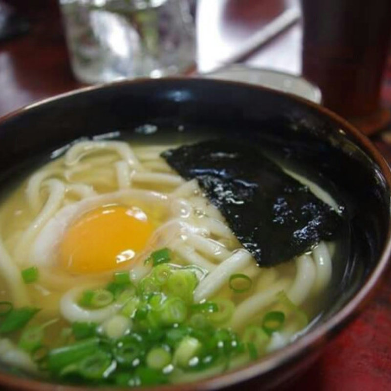 月見うどん(岸本柳蔵老舗 )