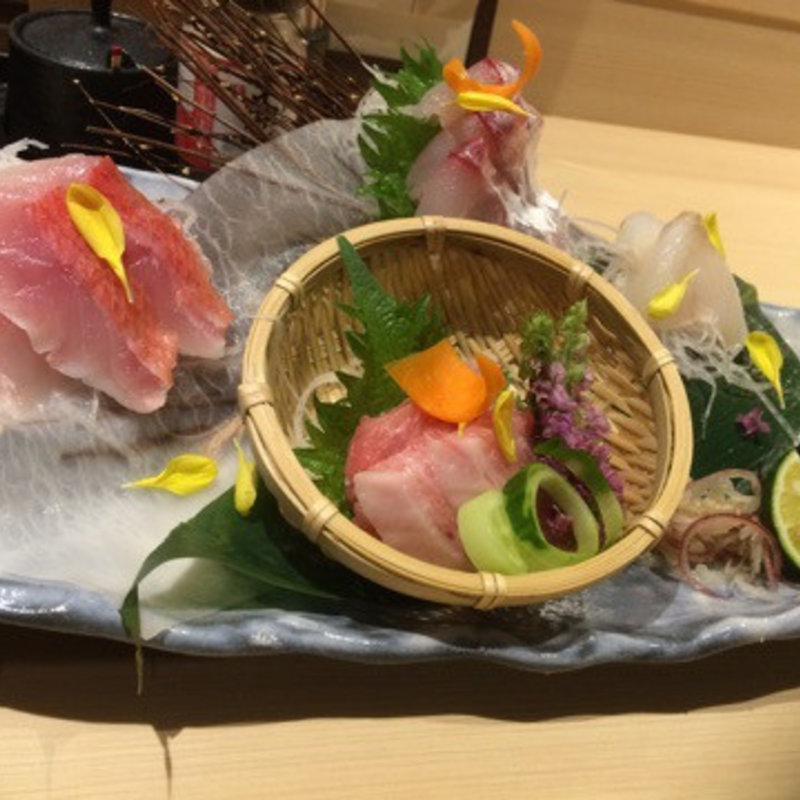 お刺身の盛り合わせ(島の恵みと喰らえ 匠～たくみ～ 大門浜松町店)