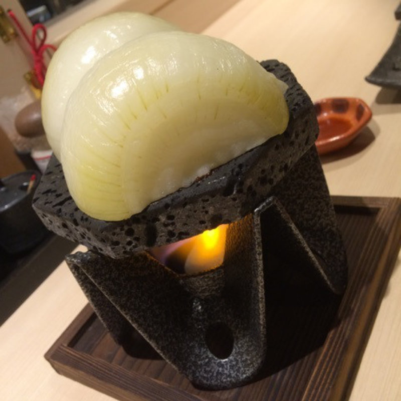 淡路島産の玉ねぎの溶岩焼き(島の恵みと喰らえ 匠～たくみ～ 大門浜松町店)
