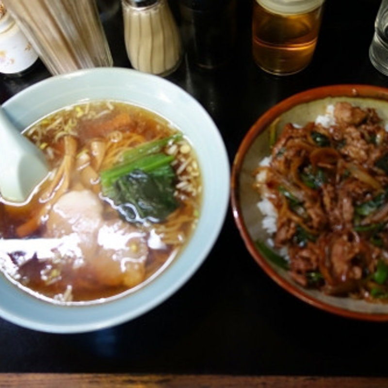焼肉丼とラーメンのセット(（株）市場三幸)