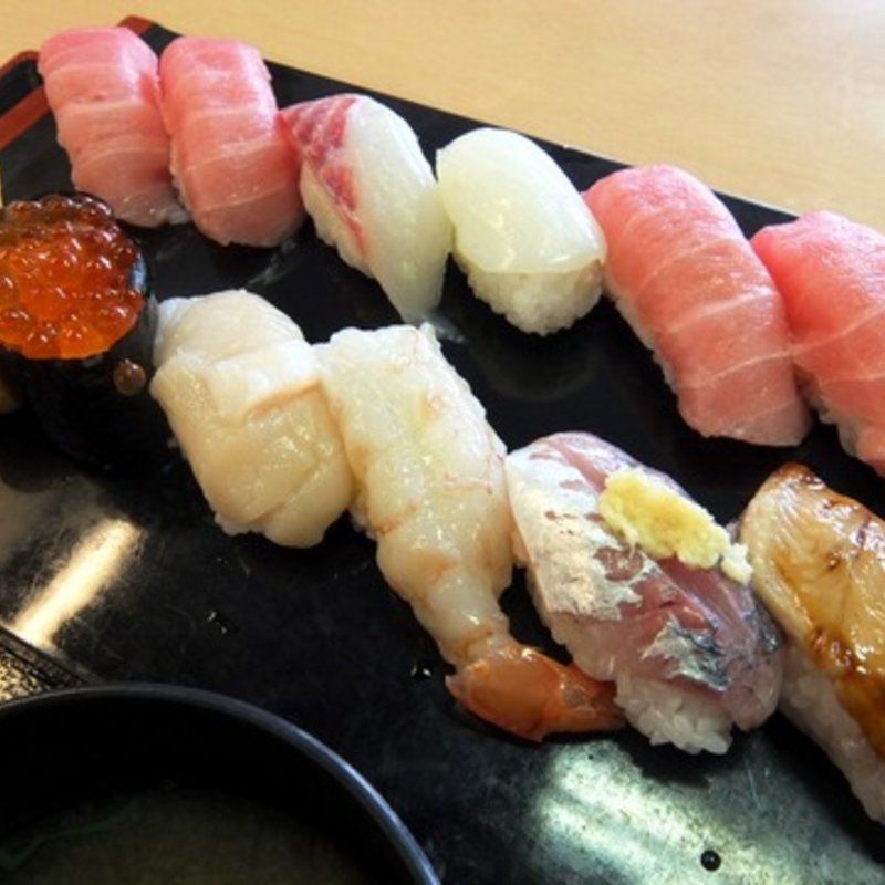 中トロにぎり12カン(市場寿し)