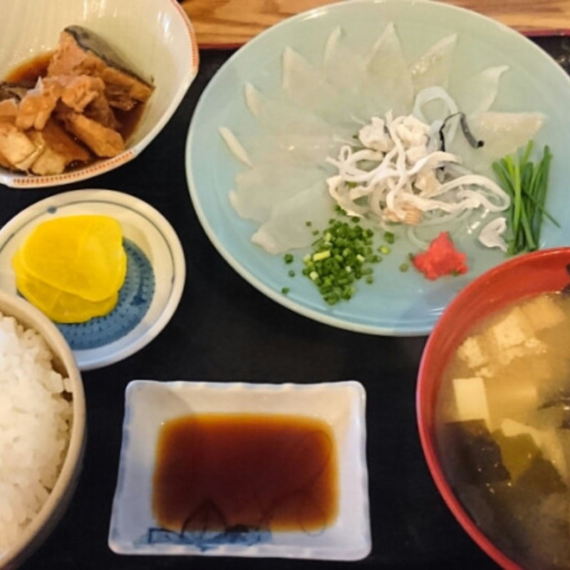 ふく刺定食(市場食堂 よし （よし）)