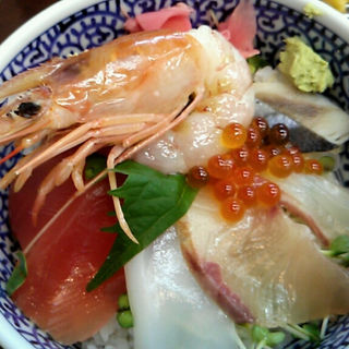 海鮮丼(市場食堂 駅前 和田岬店)