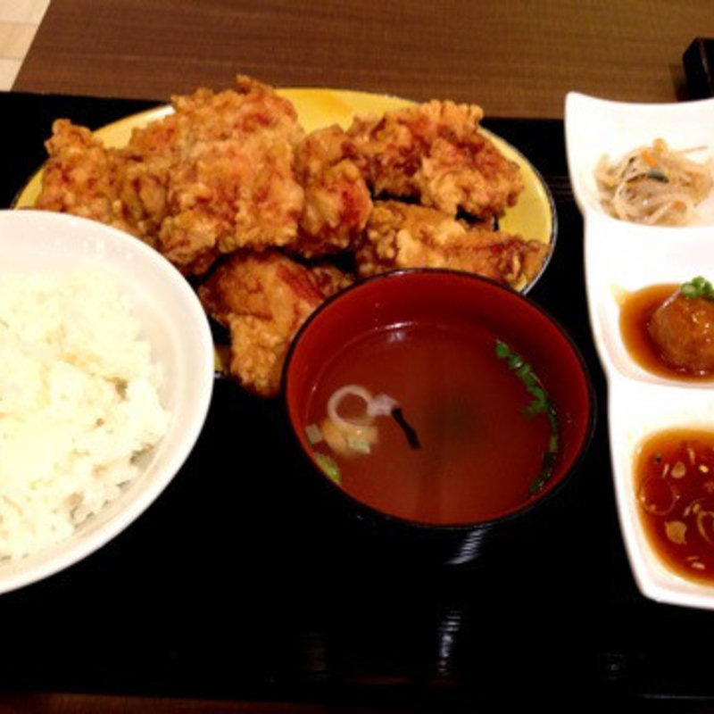 唐揚げ定食(布袋 赤れんがテラス店)