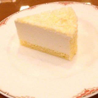 カマンベールチーズケーキ（上高地帝国ホテルのスイーツフェア）(帝国ホテル 東京)