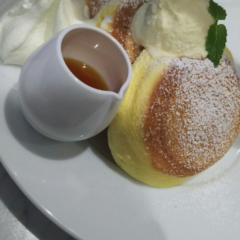 幸せのパンケーキ+ホイップクリーム付き(幸せのパンケーキ 表参道店)