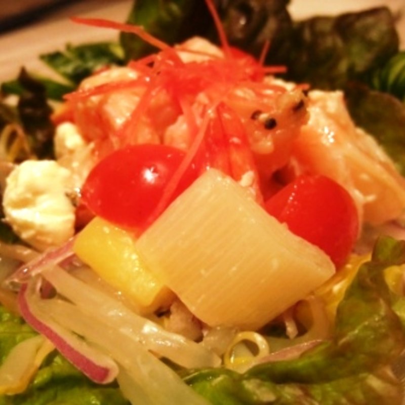 海老とｸﾘｰﾑﾁｰｽﾞのﾁｬｲﾆｰｽﾞ風ｻﾗﾀﾞ(幸福粥店（ハッピーコンジー）阪急うめだ)