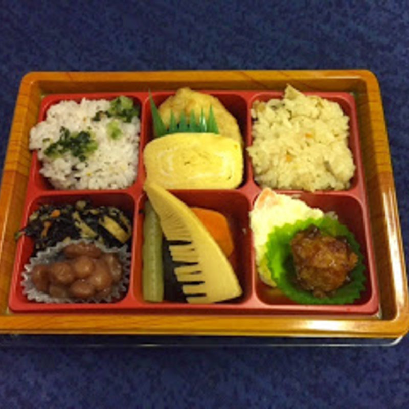 たけのこ御飯と16穀米のヘルシー弁当(庖味庵)