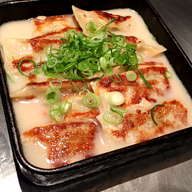 餃子(弁兵衛 八丁堀店 （てっぱんや べんべえ）)