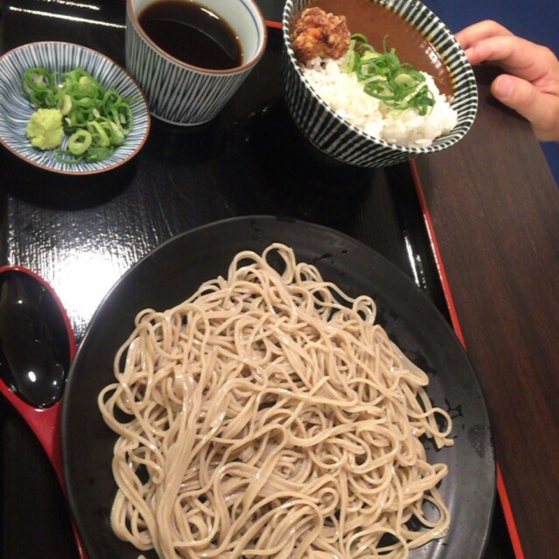 ざるそばとカレー丼のセット(弦)
