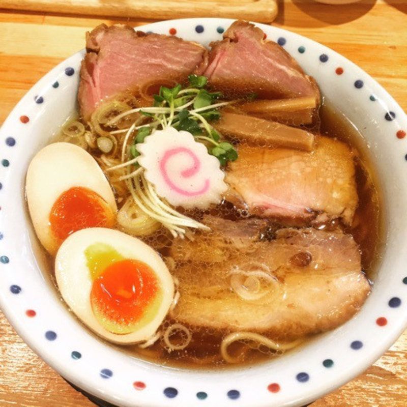 極みの醤油 半熟味付玉子、チャーシューハーフトッピング(彩色ラーメンきんせい 高槻本店 )