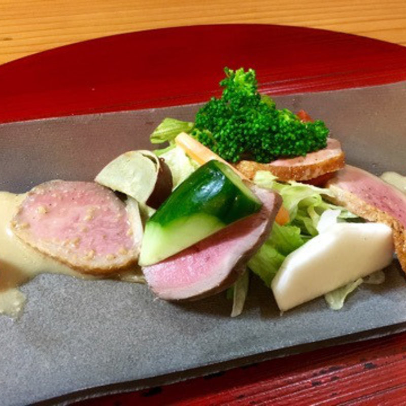 鴨ロースのサラダ仕立て。(かわばた)