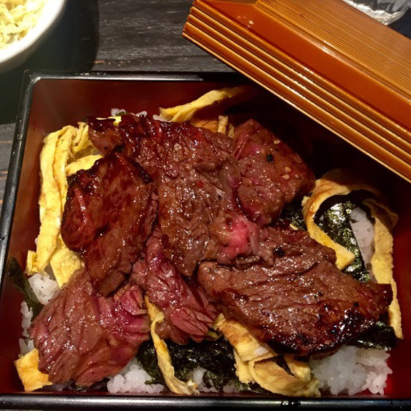 ハラミ重(御肉 )